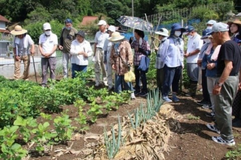 農業塾で実地研修(神石会場)